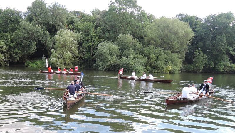 Swan Upping on the River Thames - Skiffs Swan Upping on the River Thames - Skiffs