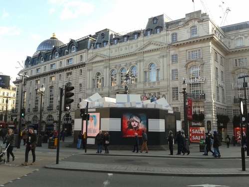 Christmas Day in London Piccadilly Circus Christmas Day in London Piccadilly Circus